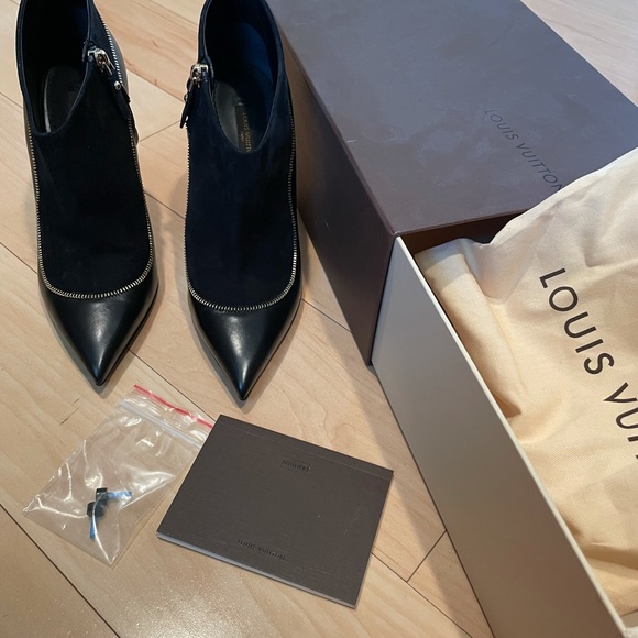 AUTHENTIC * LOUIS VUITTON Booties Size 37 - Picture 2 of 8
